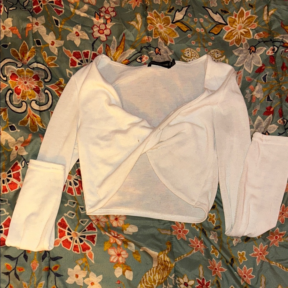 PrettyLittleThing White Long Sleeve Crop Top